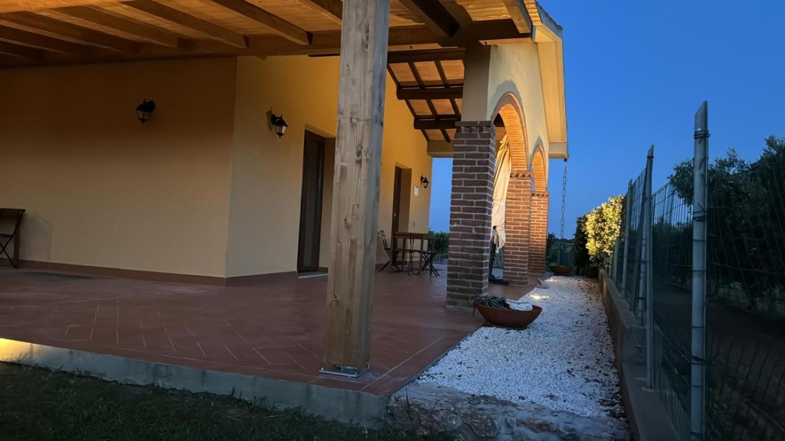 Agriturismo Il Giardino Degli Olivi Appartamenti Кастильоне-делла-Пеская Экстерьер фото