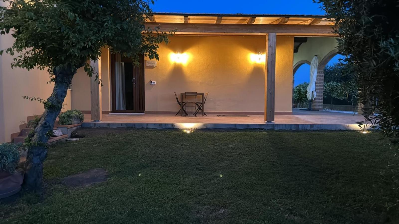 Agriturismo Il Giardino Degli Olivi Appartamenti Кастильоне-делла-Пеская Экстерьер фото